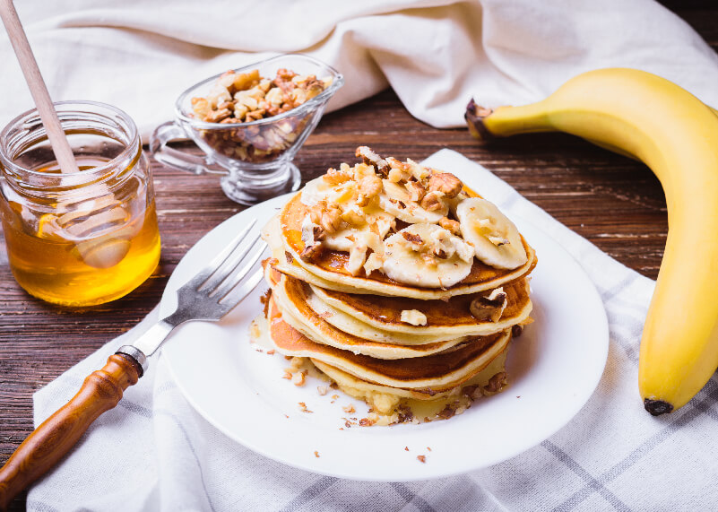 4-Ingredient Flourless Banana Nut Pancakes