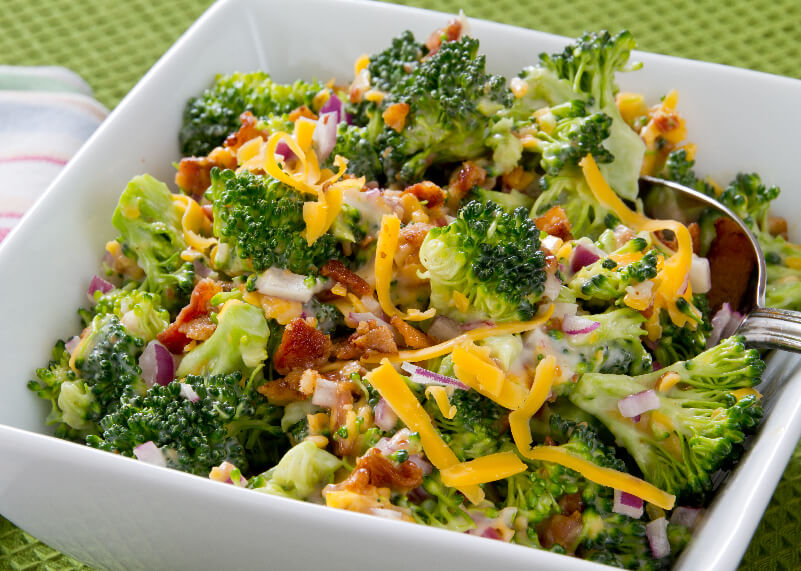 health-and-wellness_nutrition_recipes_sections_low-carb-dinner_BroccoliandCheddarChickenSalad